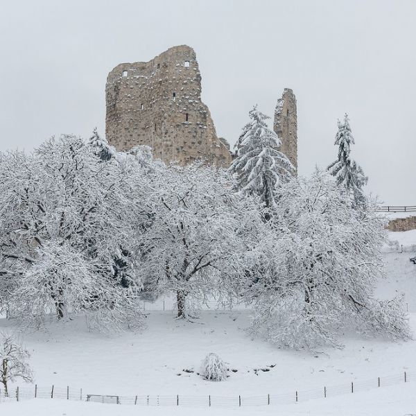 K 1800Ruine Schnee Foto 0459 2048